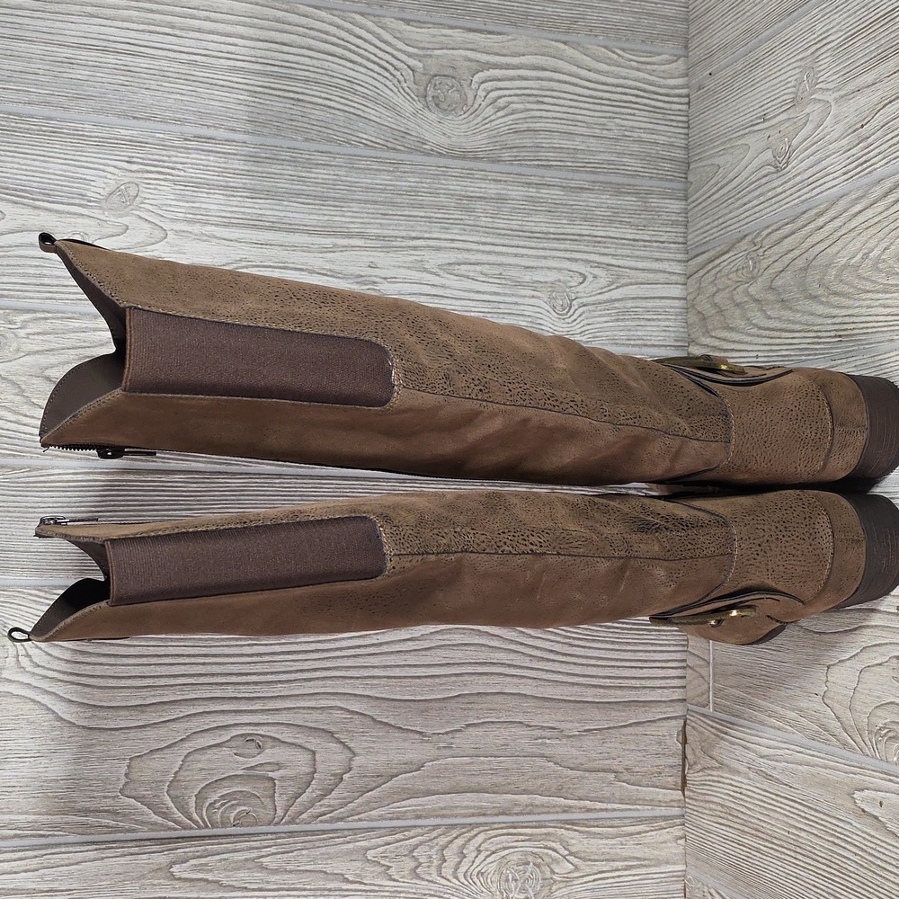 Crown Vintage Tan Suede Knee-High Heeled Boots - Picture 5 of 14